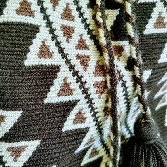 CHILA Large Crossbody Bag - Picture 4 of 12